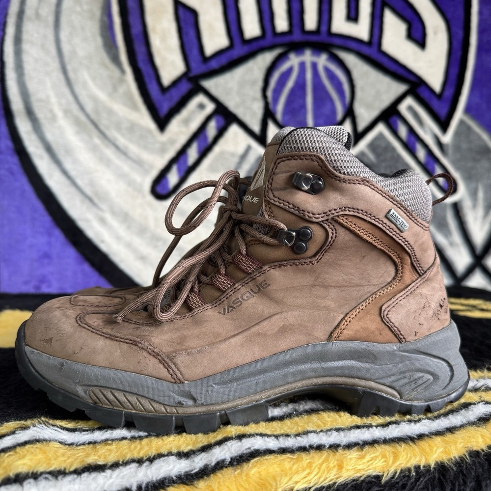 Size 10 - Vasque Mens Switchback GTX Vibram Hiking Boot 7470